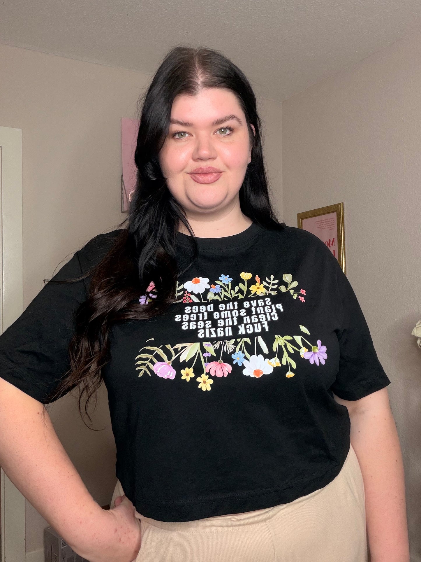 Save the bees crop shirt